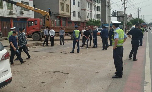 圖為非法私建地磅依法整治現場